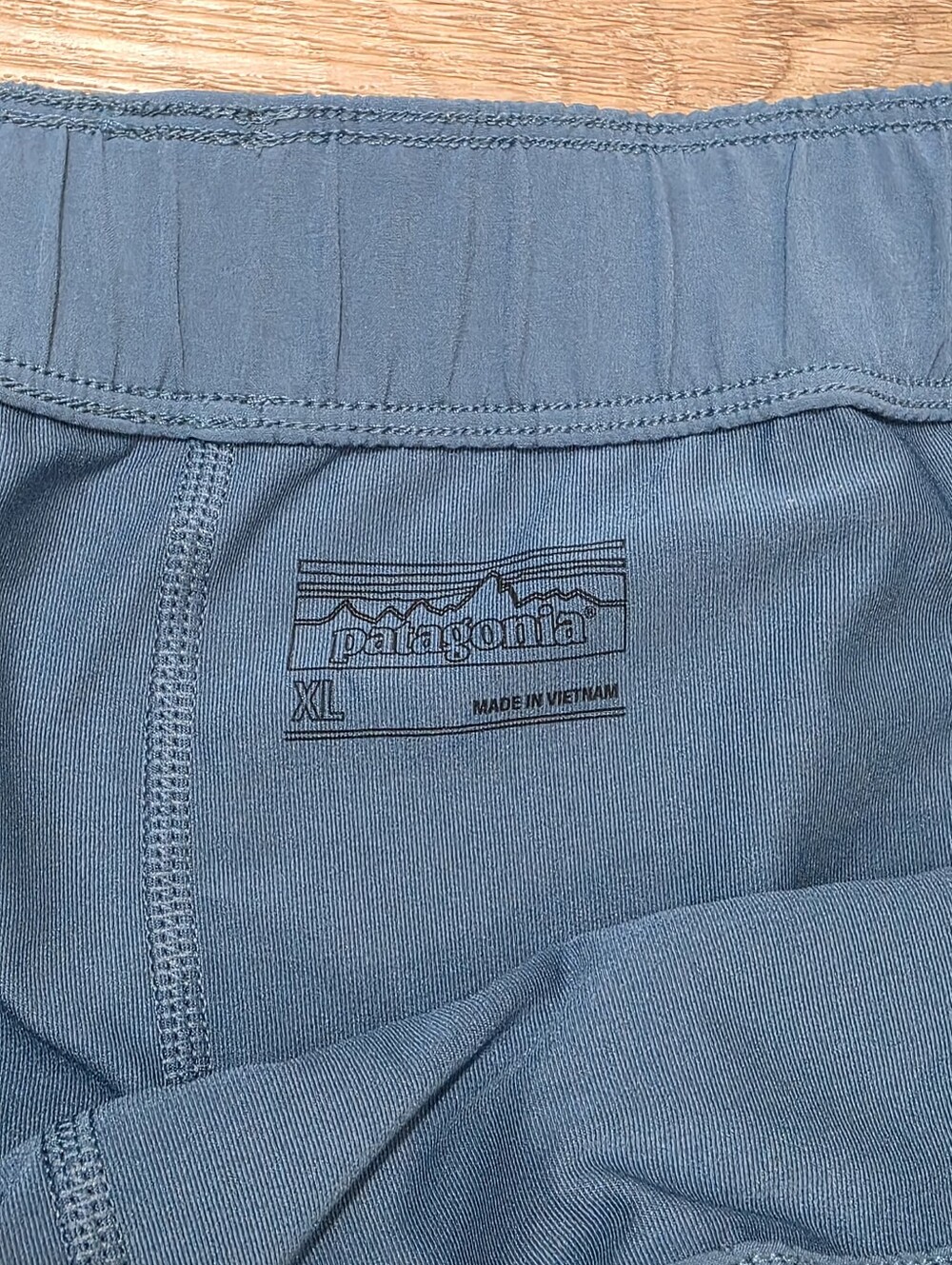 Patagonia Fleetwith Skort Womans Sz XL Wavy Blue Color Faux-Wrap - Picture 3 of 6